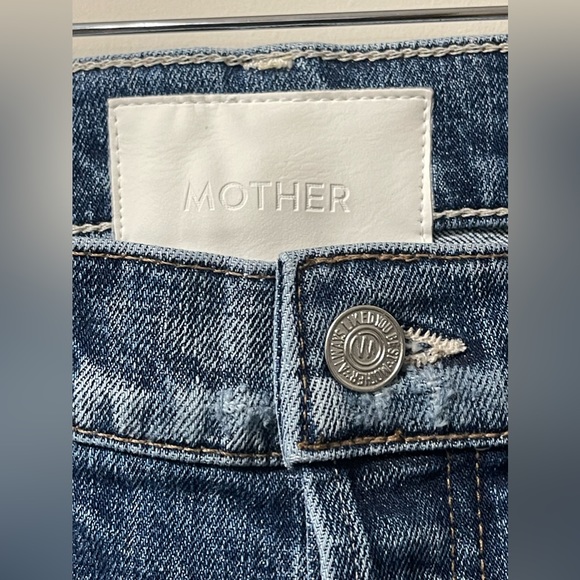 NWT Mother Tomcat Highwaist Frayed Open Cut Medium Wash Denim Jeans Size 25 - Picture 8 of 13